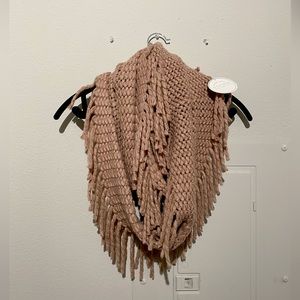 🌊Soft pink infinity scarf